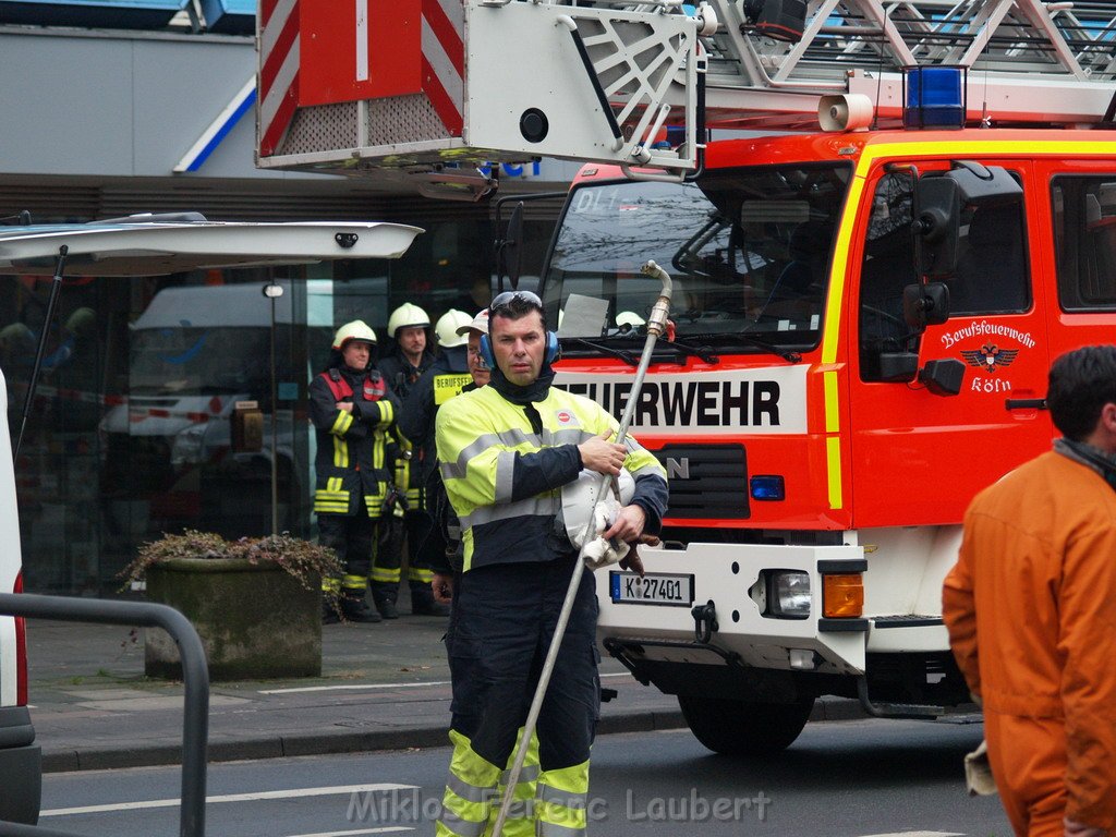 Gasaustritt Koeln Mitte Hahnenstr    P013.JPG